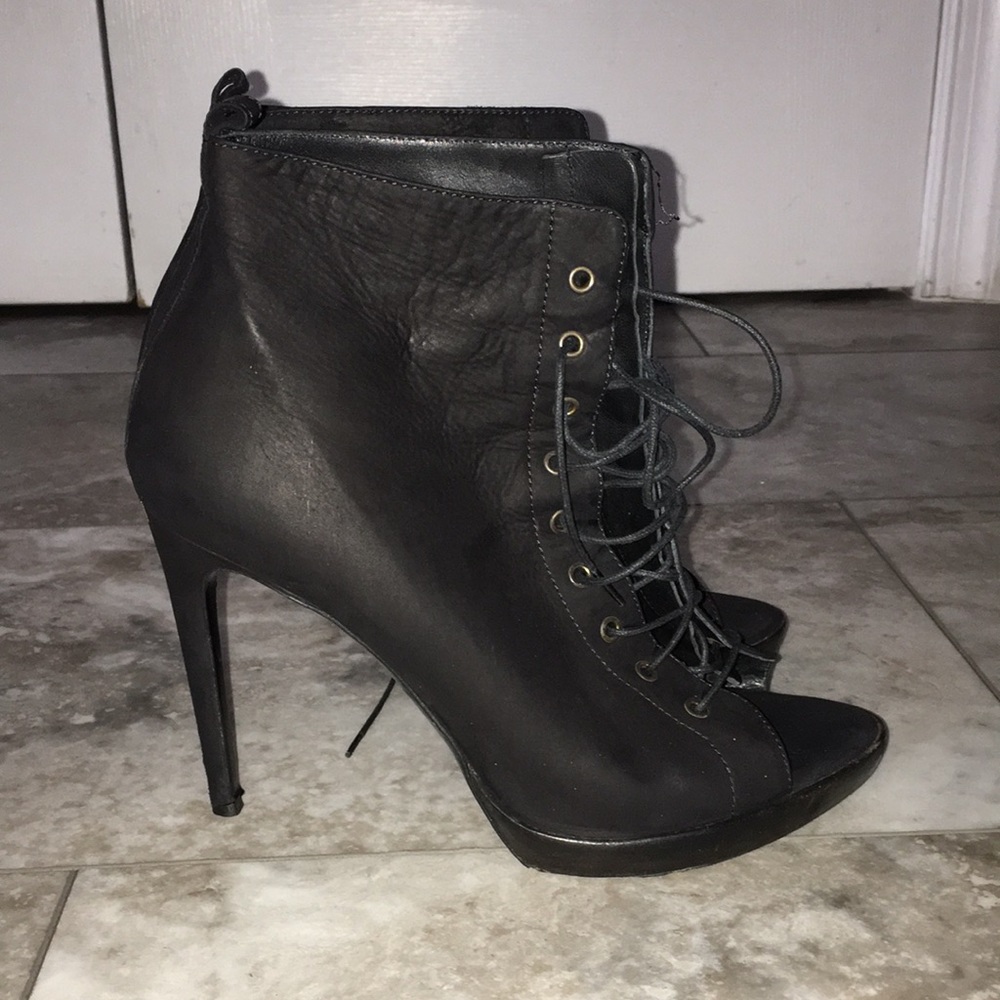 BURBERRY BLACK REAL LEATHER LACE UP PLATFORM PEEPTOE EUC BOOTIES SIZE EU… - Picture 4 of 11